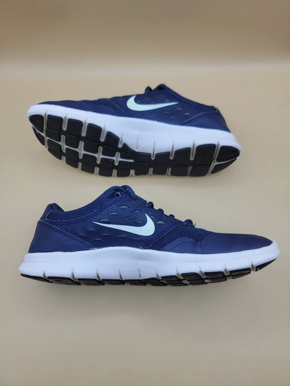 Nike Orive NM Low Top Lightweight Women's Shoes Size 8.5 Deep Royal Blue Walking